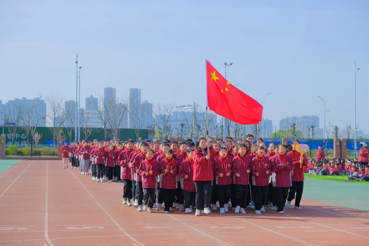 陽(yáng)光體育共成長(zhǎng)，助力“雙減”深扎根 | 蚌埠博雅培文小學(xué)部激情跑操比賽