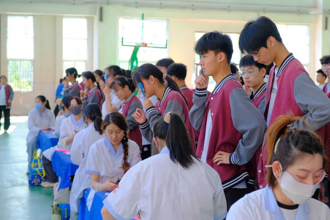 視力篩查進(jìn)校園，共筑“睛”彩人生 | 蚌埠博雅培文開(kāi)展校園視力篩查工作